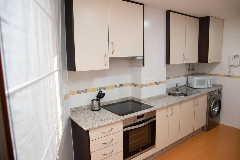 Primera Linea De Playa Rias Baixas, Moana Apartment Luaran gambar