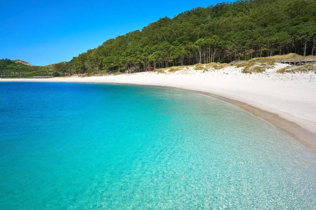 Primera Linea De Playa Rias Baixas, Moana Apartment Luaran gambar
