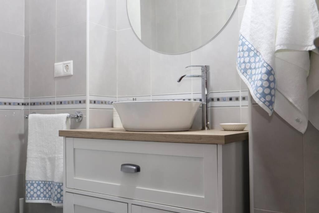 Primera Linea De Playa Rias Baixas, Moana Apartment Luaran gambar